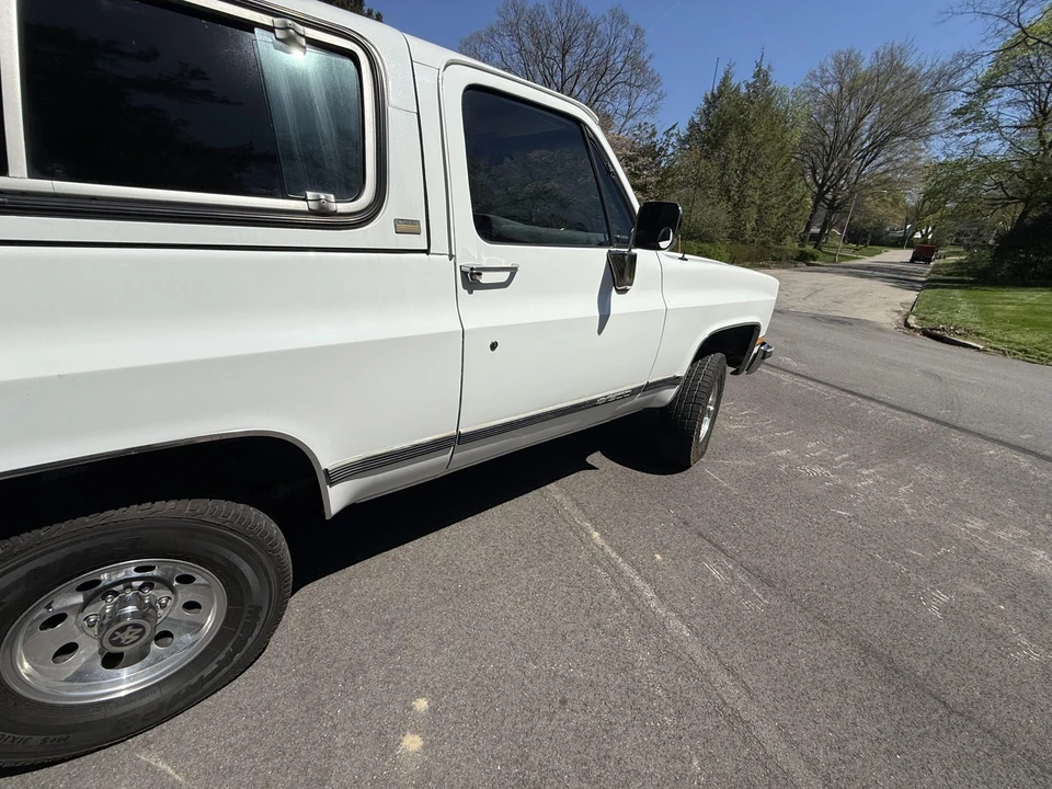 1990 Chevrolet K5 Blazer 2nd Gen - Image 29 of 31