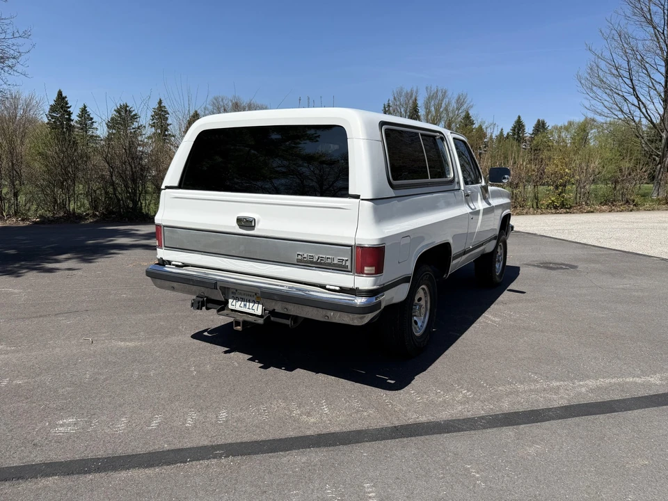 1990 Chevrolet K5 Blazer 2nd Gen - Image 11 of 31