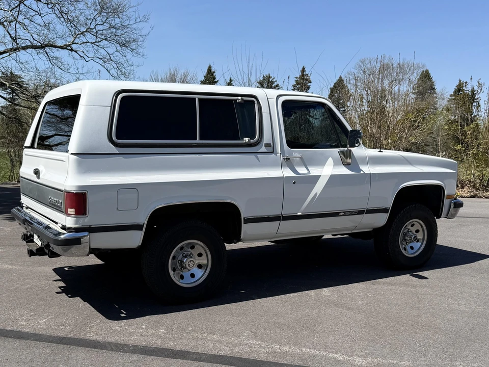 1990 Chevrolet K5 Blazer 2nd Gen - Image 8 of 31