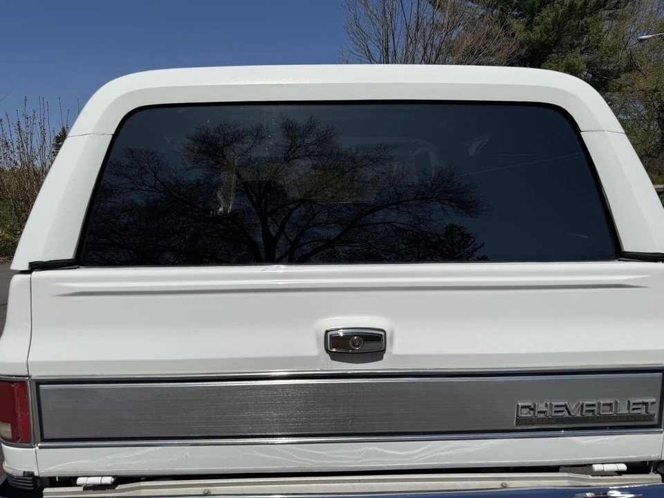 1990 Chevrolet K5 Blazer 2nd Gen - Image 24 of 31