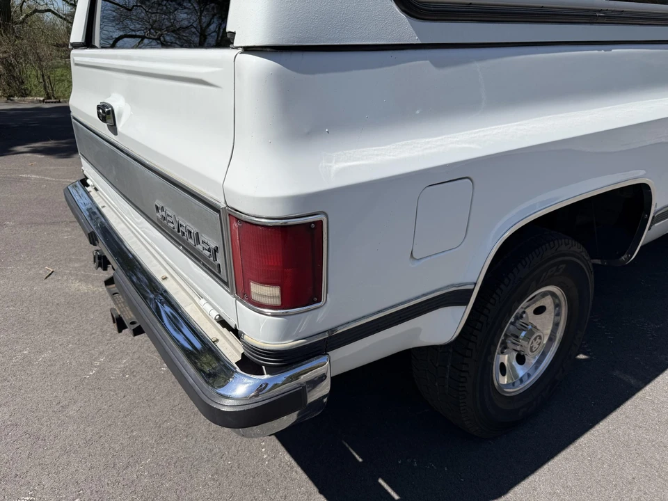 1990 Chevrolet K5 Blazer 2nd Gen - Image 22 of 31