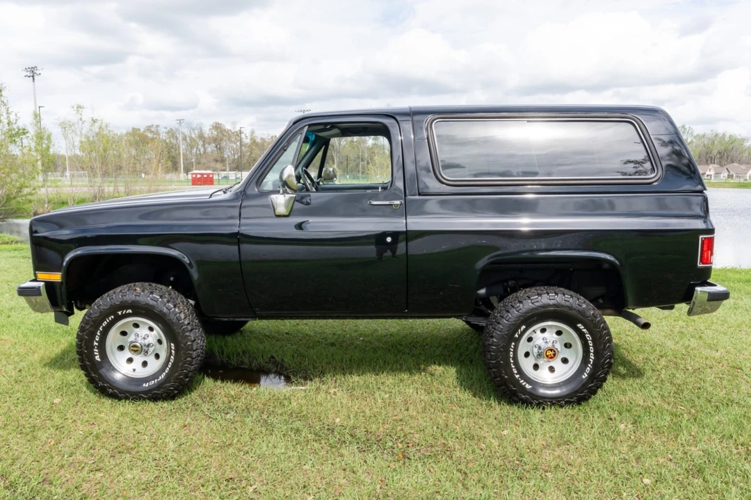 1990 Chevrolet K5 Blazer 2nd Gen - Image 3 of 8