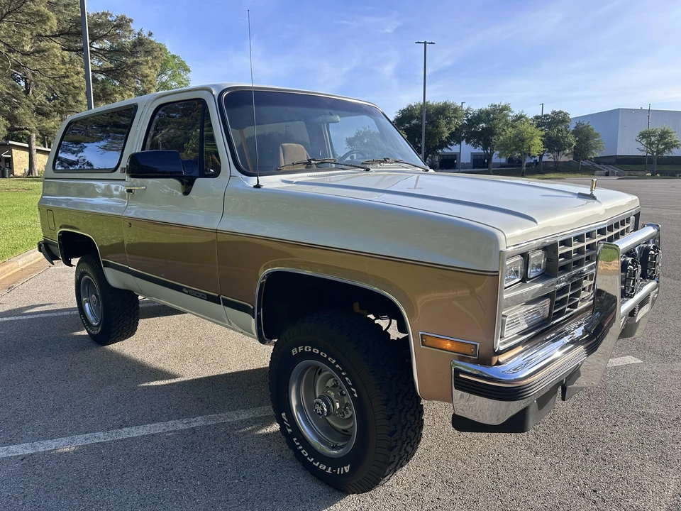1990 Chevrolet K5 Blazer 2nd Gen - Image 31 of 31