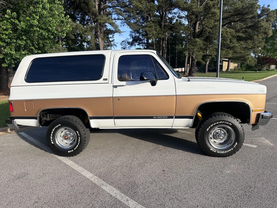 1990 Chevrolet K5 Blazer 2nd Gen - Image 29 of 31