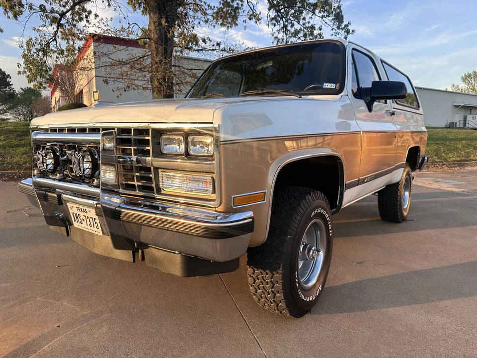1990 Chevrolet K5 Blazer 2nd Gen - Image 7 of 31