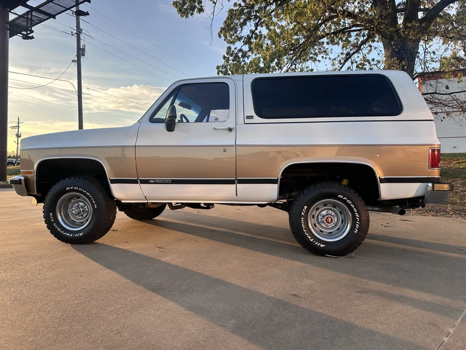 1990 Chevrolet K5 Blazer 2nd Gen - Image 13 of 31
