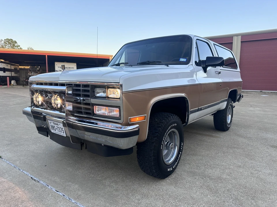 1990 Chevrolet K5 Blazer 2nd Gen - Image 8 of 31