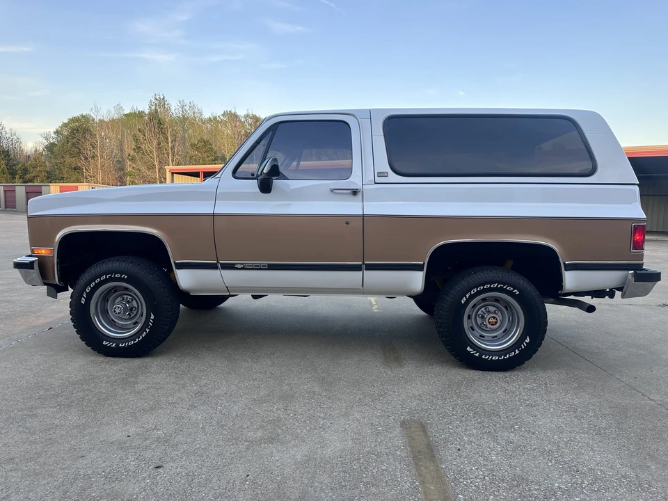 1990 Chevrolet K5 Blazer 2nd Gen - Image 14 of 31