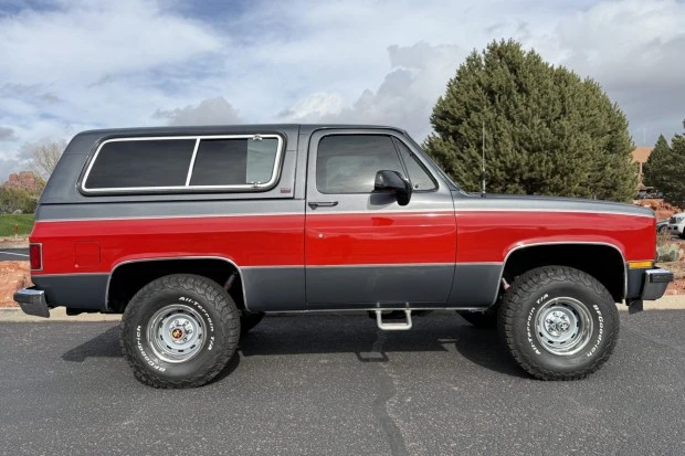 1990 Chevrolet K5 Blazer 2nd Gen - Image 3 of 8