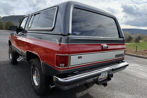 1990 Chevrolet K5 Blazer 2nd Gen - Image 2 of 8