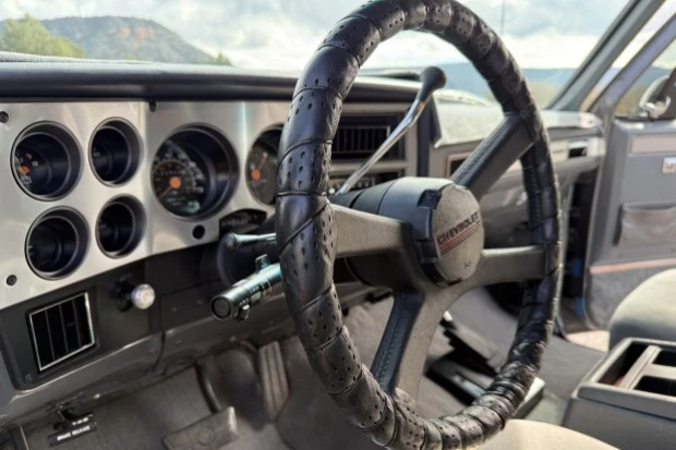 1990 Chevrolet K5 Blazer 2nd Gen - Image 5 of 8