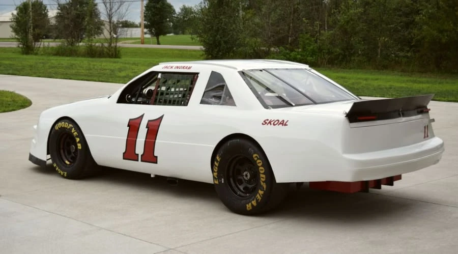 1990 Chevrolet Lumina - Image 3 of 11