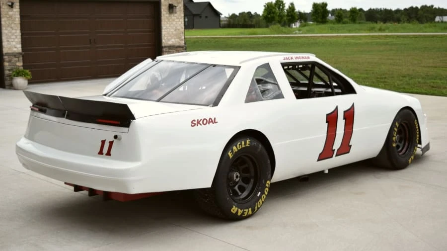 1990 Chevrolet Lumina - Image 4 of 11