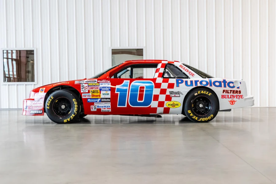 1990 Chevrolet Lumina - Image 2 of 31
