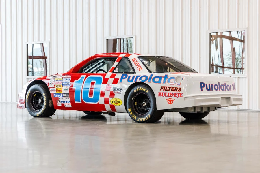 1990 Chevrolet Lumina - Image 21 of 31