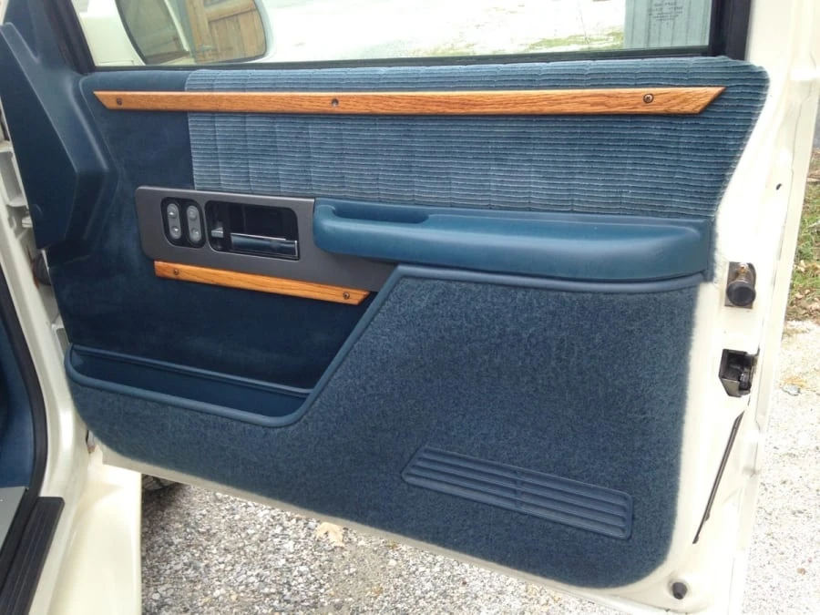 1990 Chevrolet C/K 4th Gen - Image 5 of 10