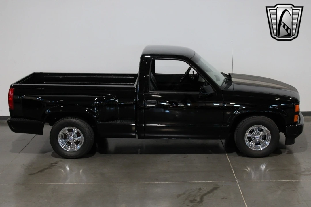1990 Chevrolet C/K 4th Gen - Image 10 of 12