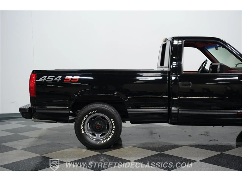 1990 Chevrolet Silverado - Image 26 of 31