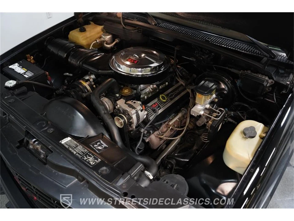 1990 Chevrolet Silverado - Image 29 of 31