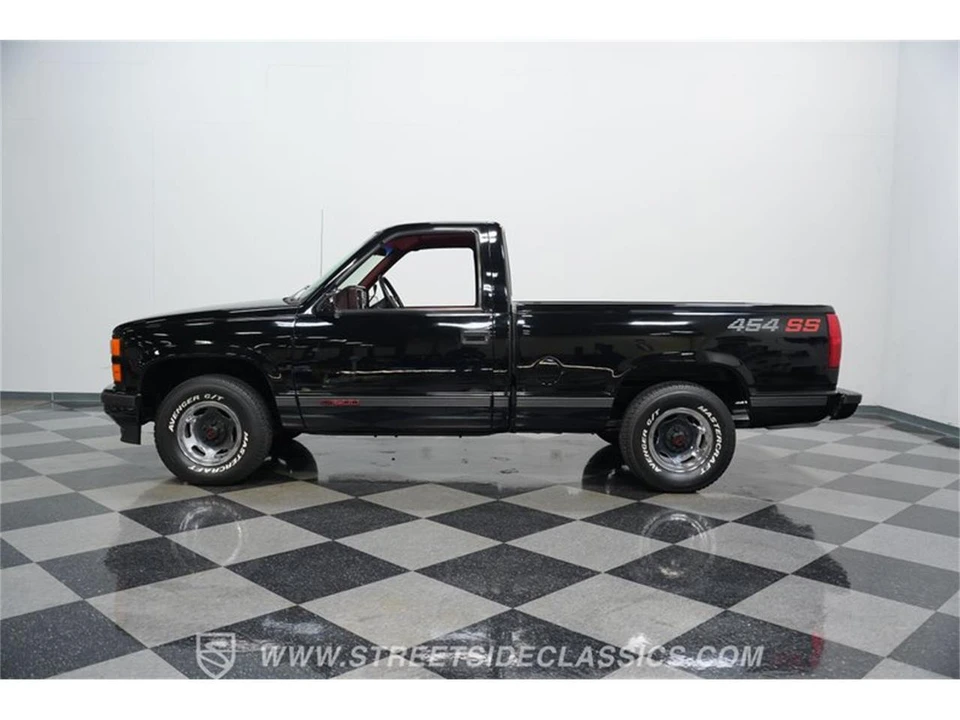 1990 Chevrolet Silverado - Image 5 of 31