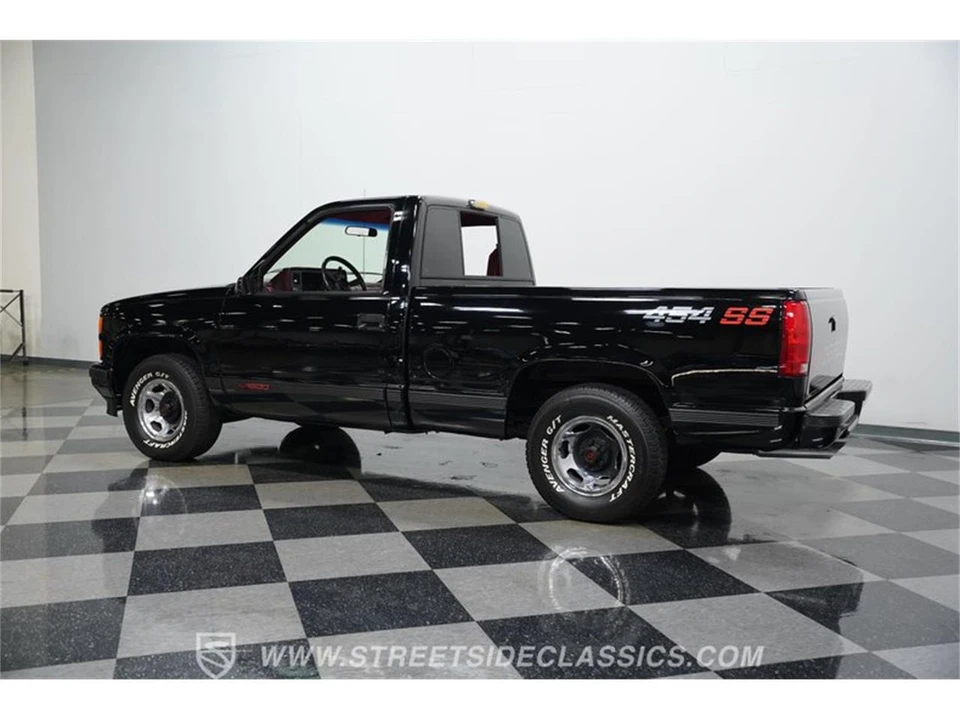 1990 Chevrolet Silverado - Image 6 of 31