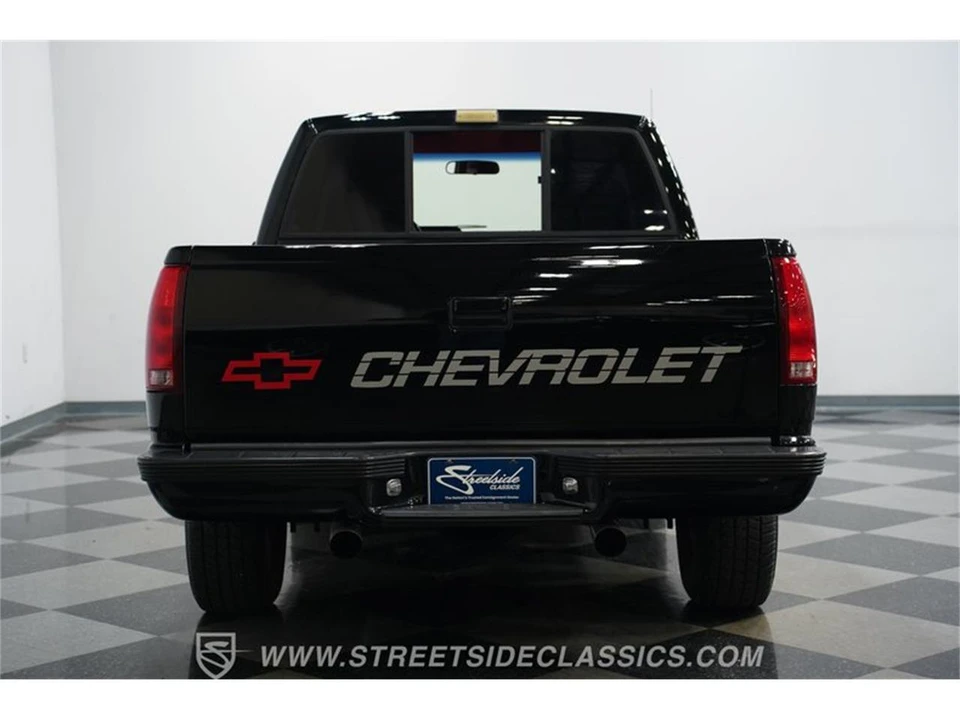 1990 Chevrolet Silverado - Image 22 of 31