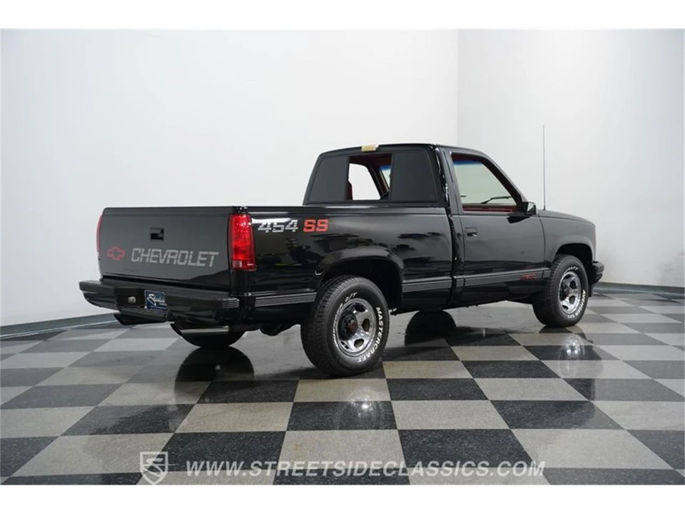 1990 Chevrolet Silverado - Image 10 of 31