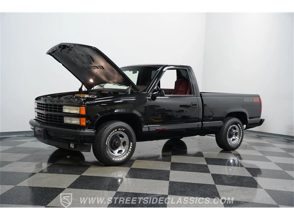 1990 Chevrolet Silverado - Image 28 of 31