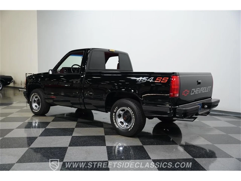 1990 Chevrolet Silverado - Image 7 of 31