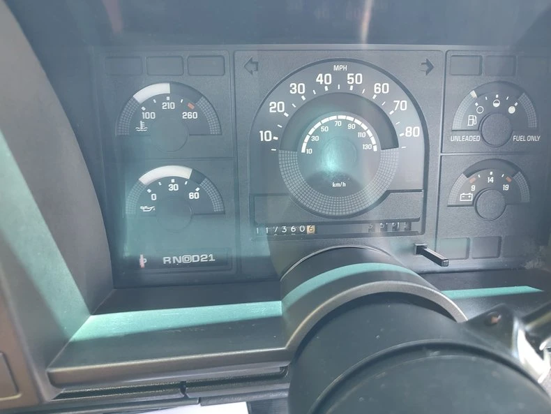 1990 Chevrolet Silverado - Image 11 of 29