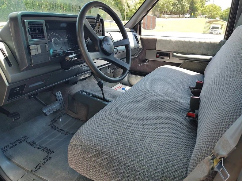 1990 Chevrolet Silverado - Image 10 of 29