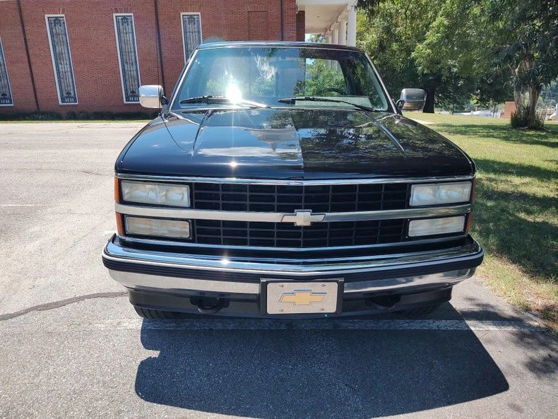 1990 Chevrolet Silverado - Image 8 of 29