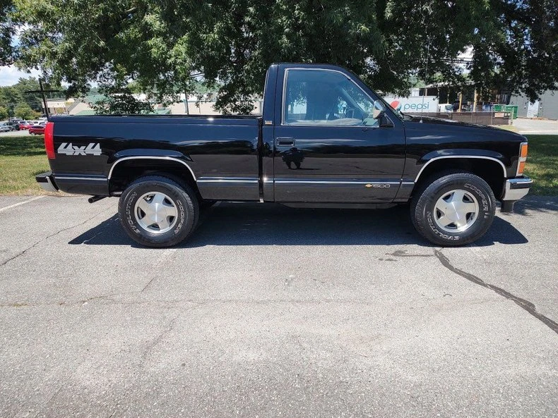 1990 Chevrolet Silverado - Image 7 of 29