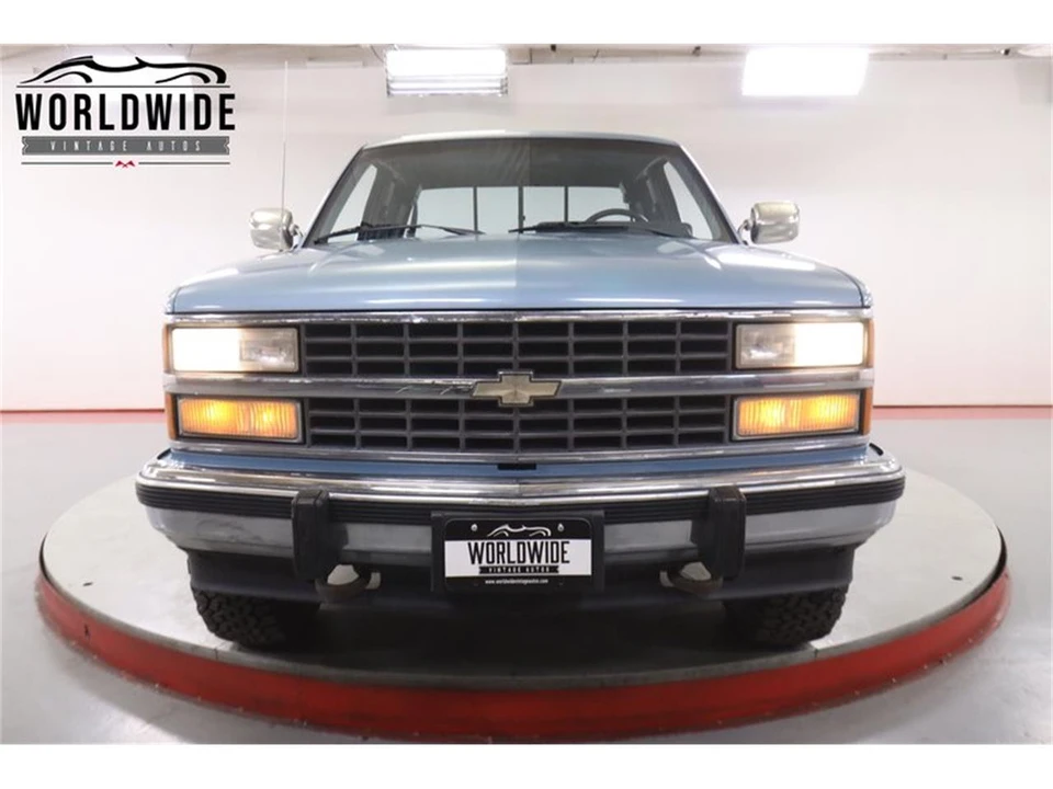 1990 Chevrolet Silverado - Image 16 of 31