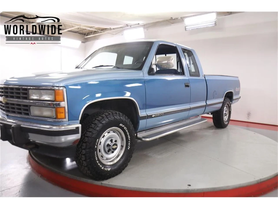 1990 Chevrolet Silverado - Image 13 of 31