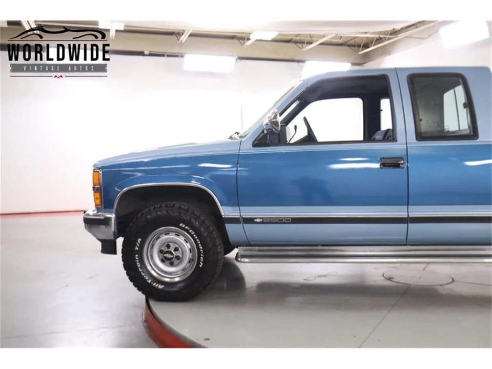 1990 Chevrolet Silverado - Image 7 of 31