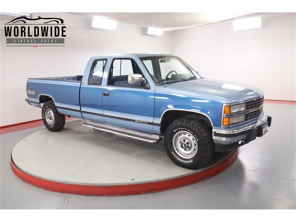 1990 Chevrolet Silverado - Image 2 of 31
