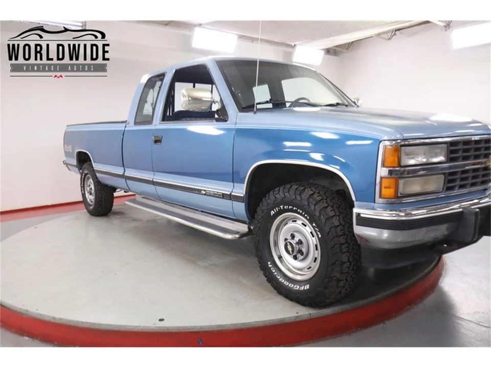 1990 Chevrolet Silverado - Image 14 of 31