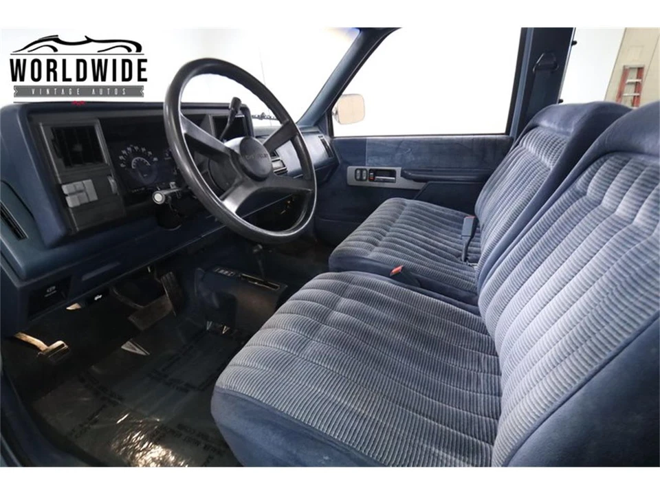 1990 Chevrolet Silverado - Image 26 of 31