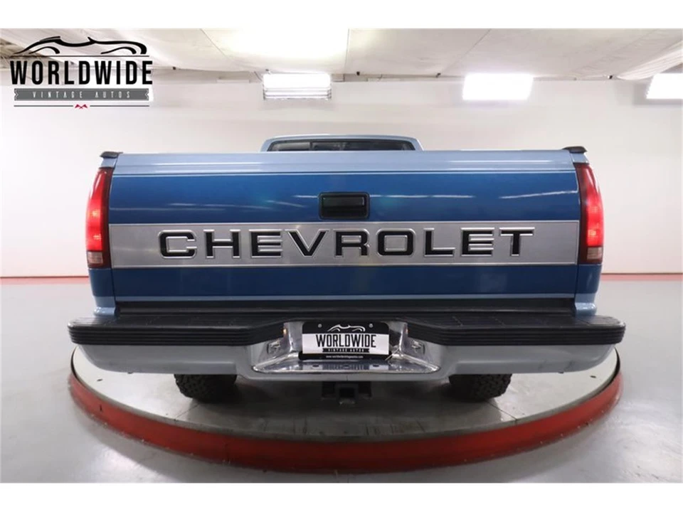 1990 Chevrolet Silverado - Image 18 of 31