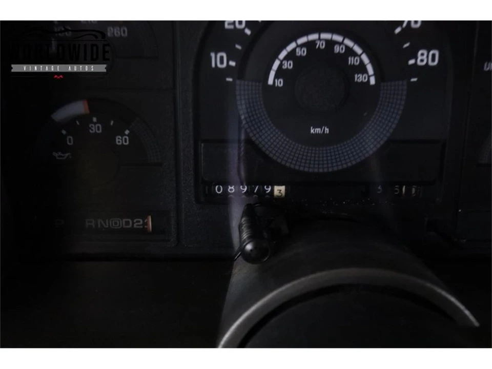 1990 Chevrolet Silverado - Image 27 of 31