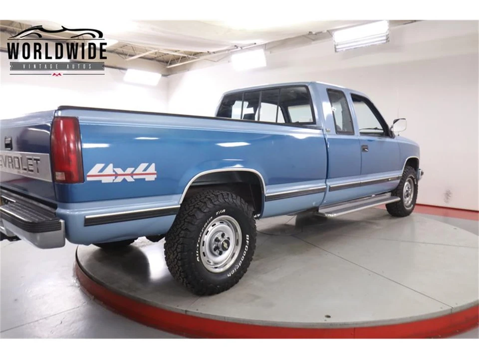 1990 Chevrolet Silverado - Image 21 of 31