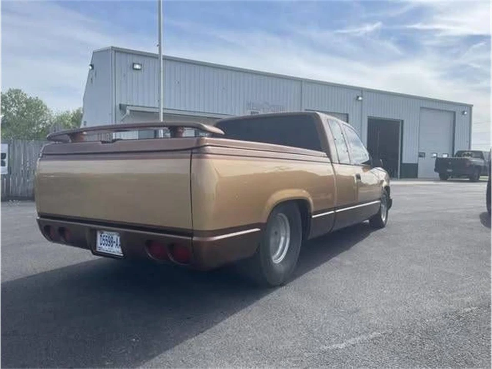 1990 Chevrolet Silverado - Image 9 of 14
