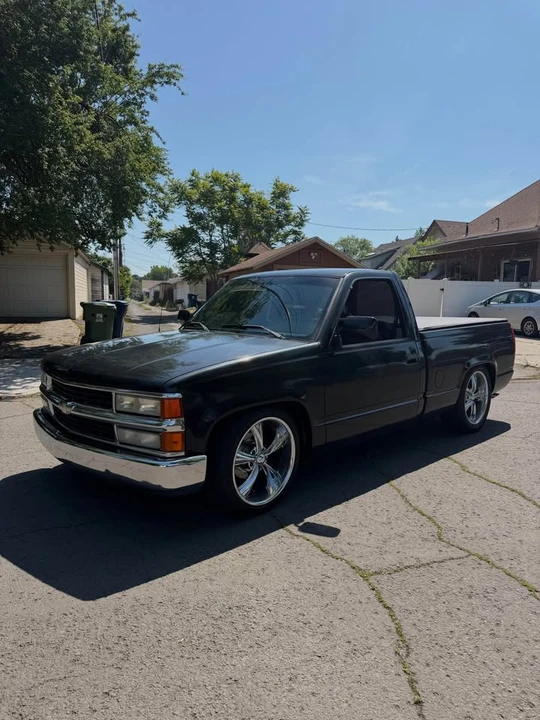 1990 Chevrolet C/K - Image 2 of 12