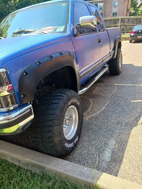 1990 Chevrolet Silverado - Image 2 of 16