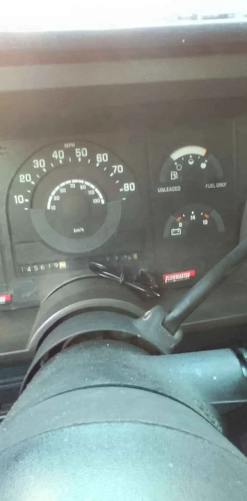 1990 Chevrolet Silverado - Image 13 of 16