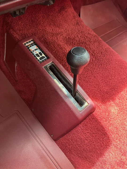 1990 Chevrolet Silverado - Image 11 of 14