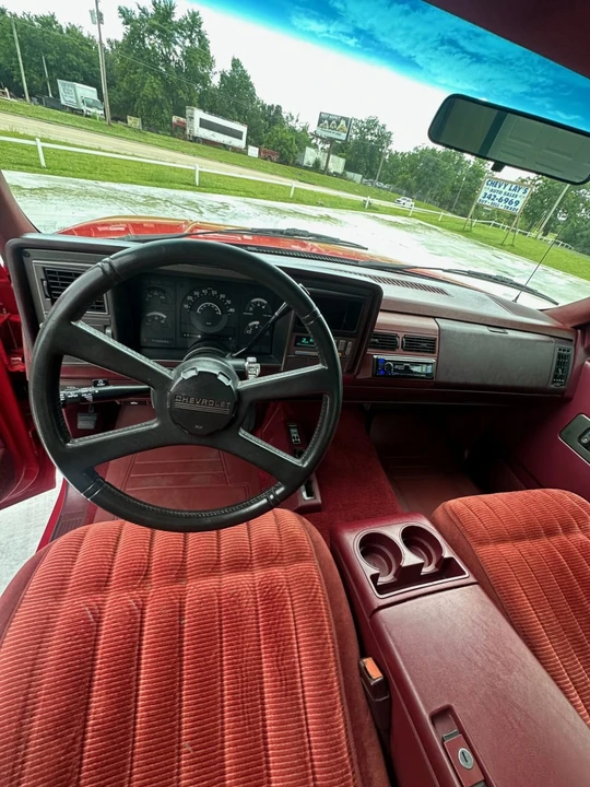 1990 Chevrolet Silverado - Image 9 of 14