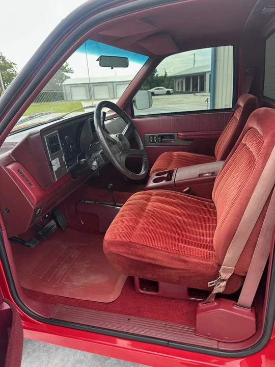 1990 Chevrolet Silverado - Image 10 of 14