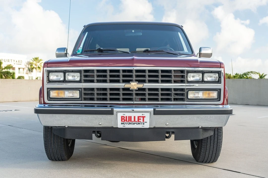 1990 Chevrolet Suburban 7th Gen - Image 3 of 21